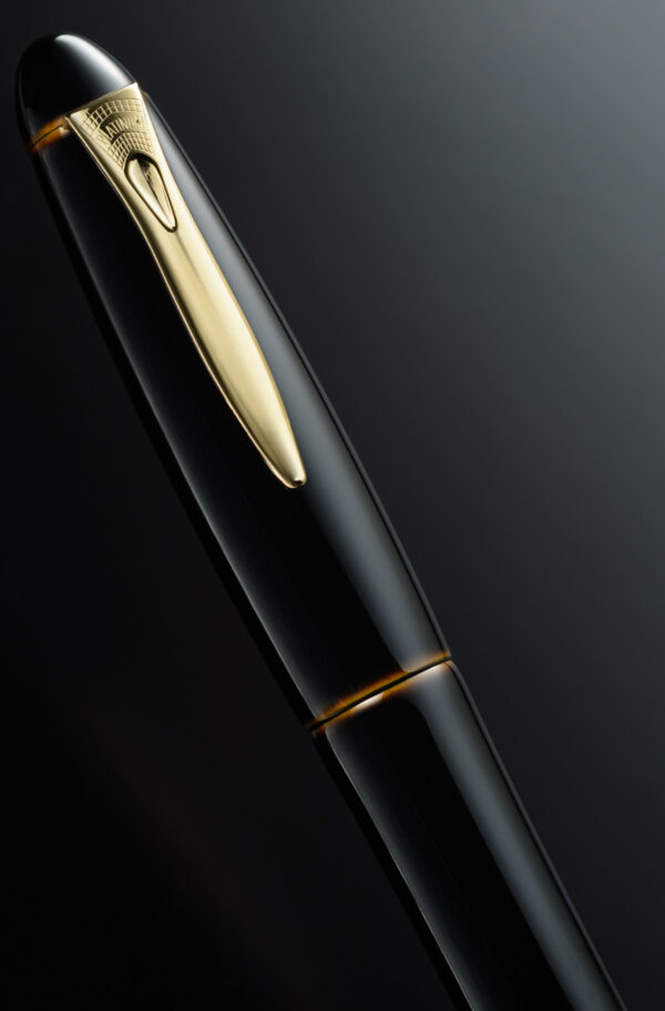 platinum izumo urushi biwatame fountain pen detail