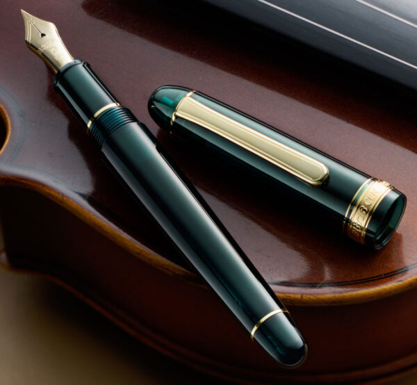 Platinum 3775 Century Laurel Green Gold fountain pen