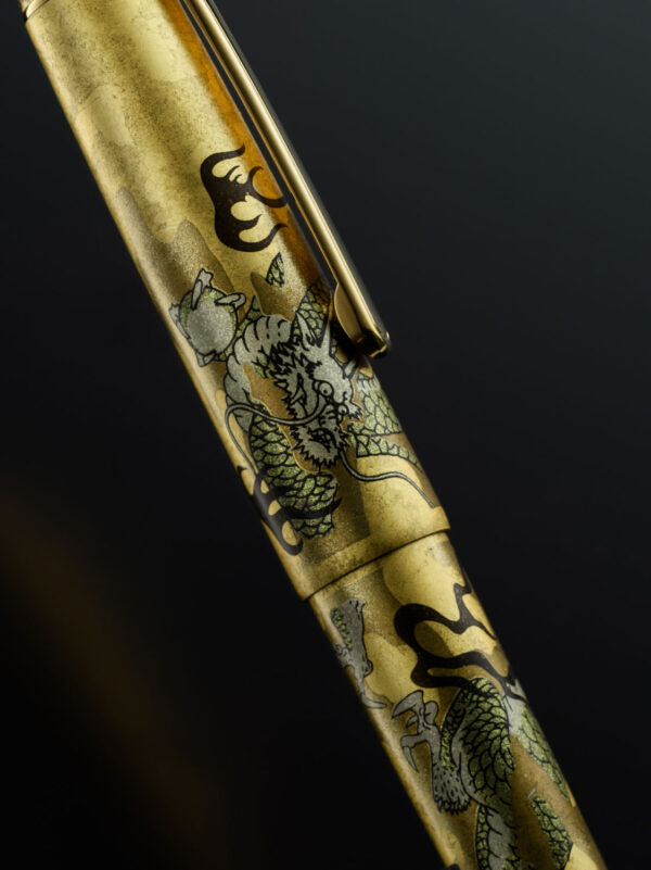 Platinum 3776 Century Kanazawa Gold Leaf Ascending Dragon fountain pen