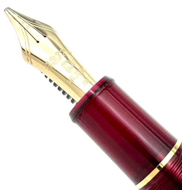 Platinum 3776 Century Bourgogne Gold fountain pen