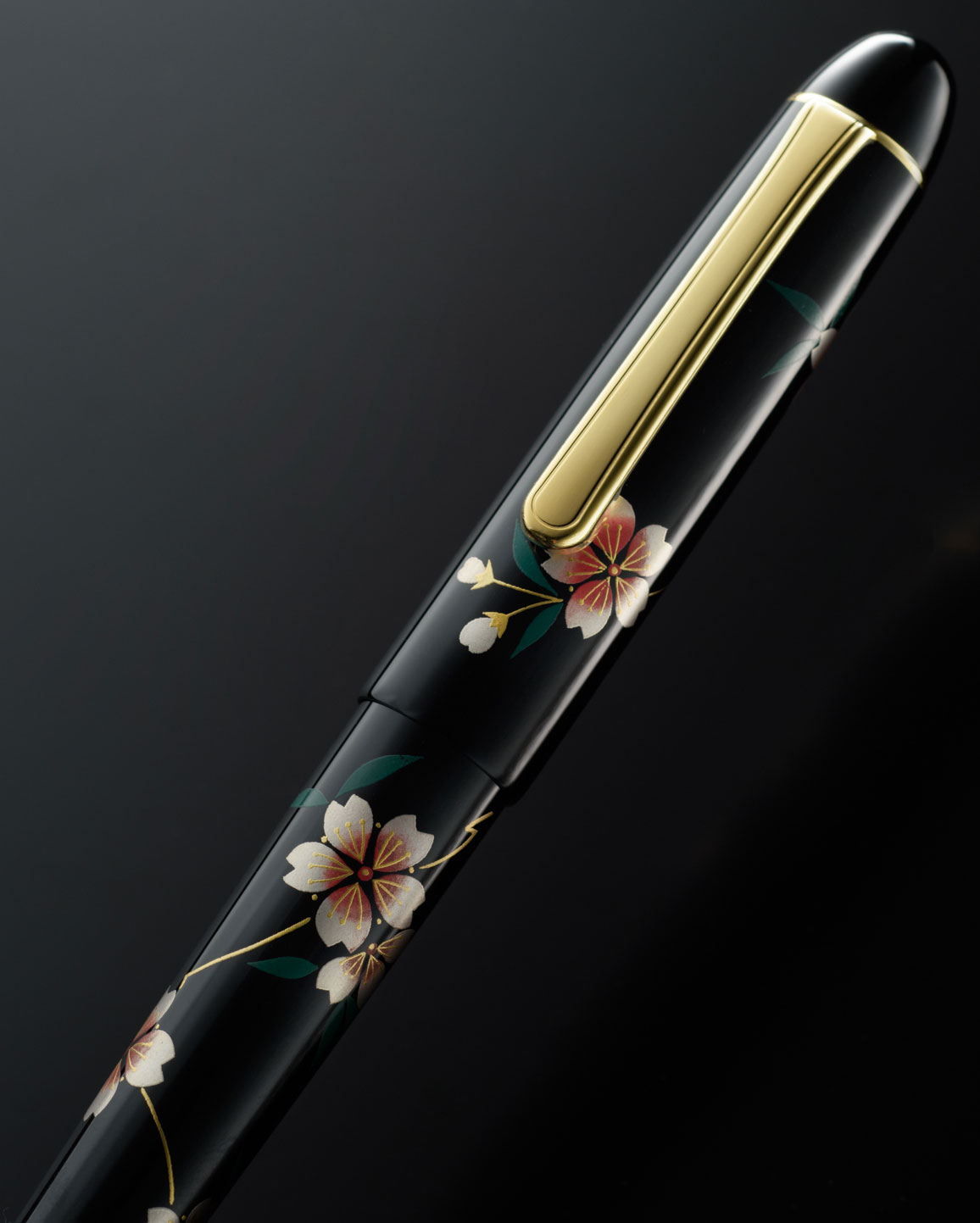 Platinum #3776 Century Kaga Hira Makie Fountain Pen – Sansui, Medium 14K Gold Nib
