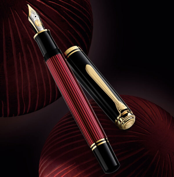 Pelikan Souverän M800 Black Red fountain pen