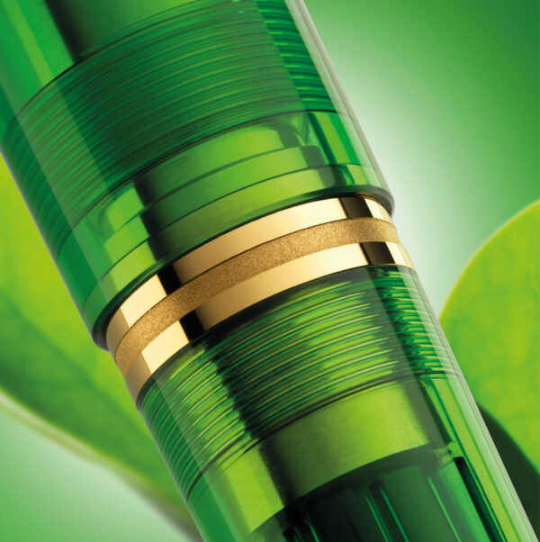 Pelikan Souverän M800 Green Demonstrator fountain pen