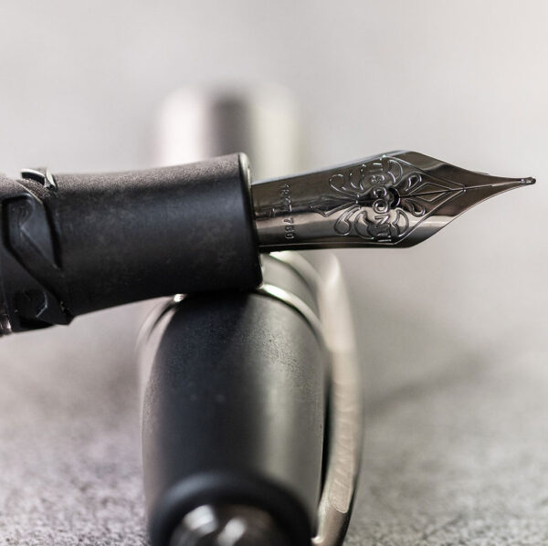 Visconti Homo Sapiens Dark Crystal fountain pen