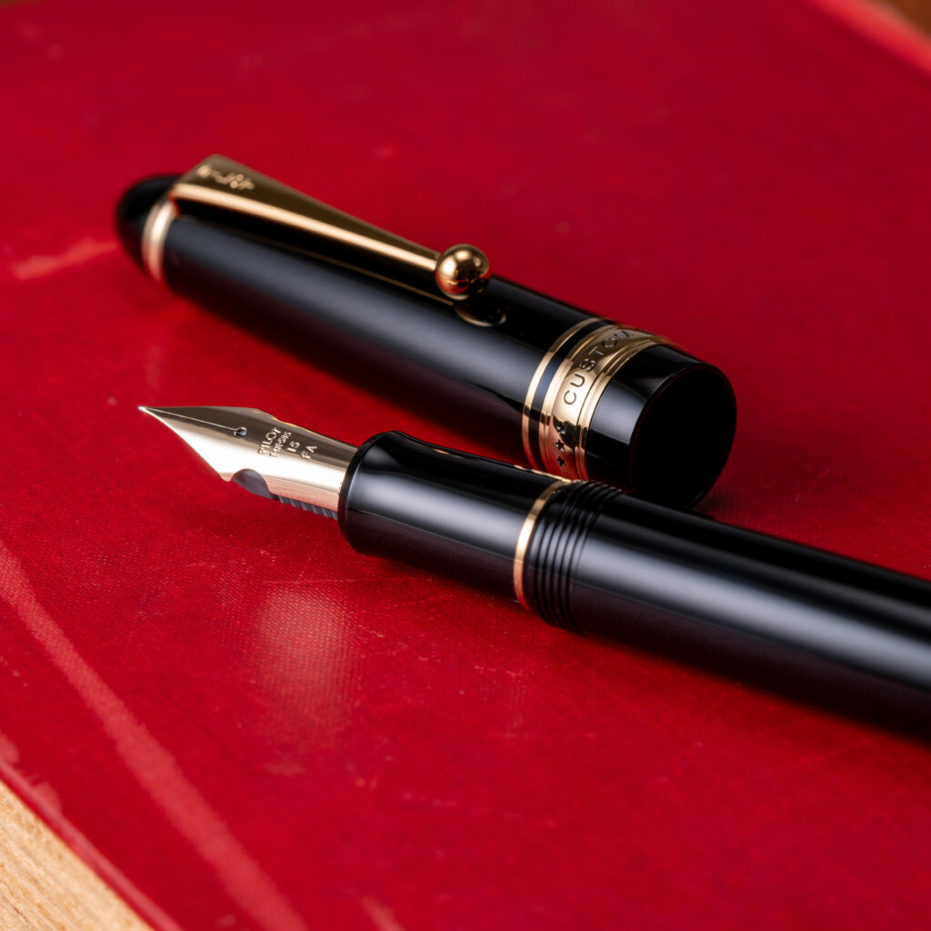 Pilot Custom 743 Black fountain pen