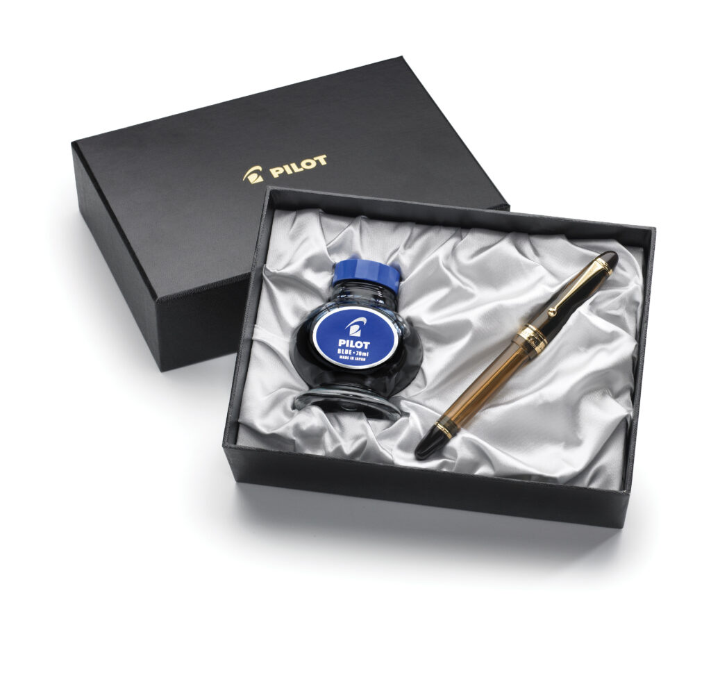 Pilot Custom 823 Amber fountain pen