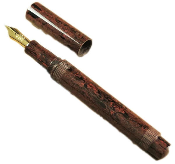 Eboya Kyouka Medium Tanshin Red fountain pen