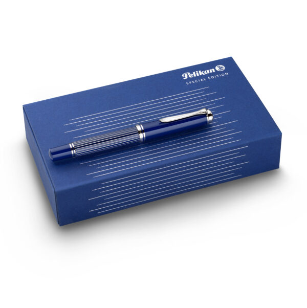 Pelikan Souveran M815 Metal Striped Blue Special Edition fountain pen box