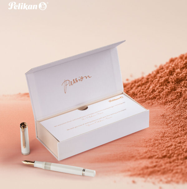 Pelikan Souverän M600 White and Rose Gold - Image 2
