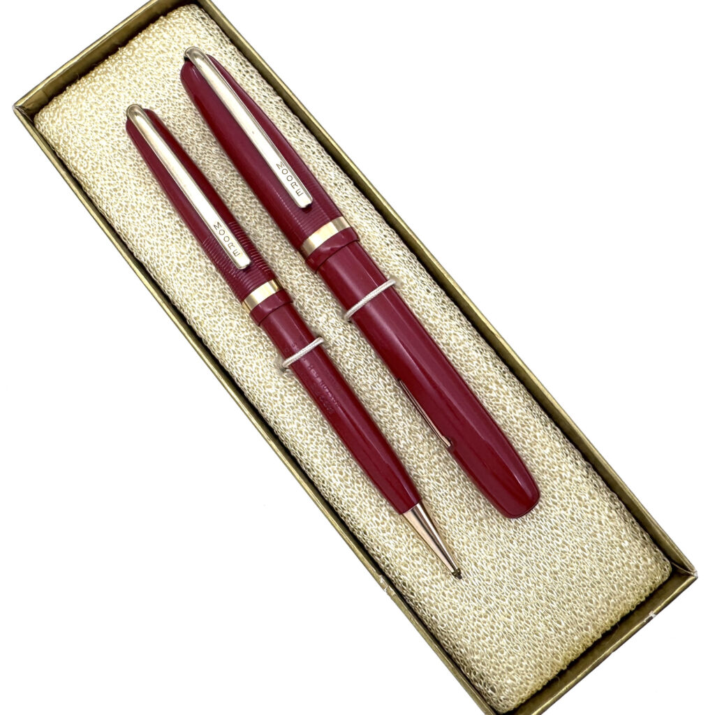 Moore Fingertip Red Set - pen box