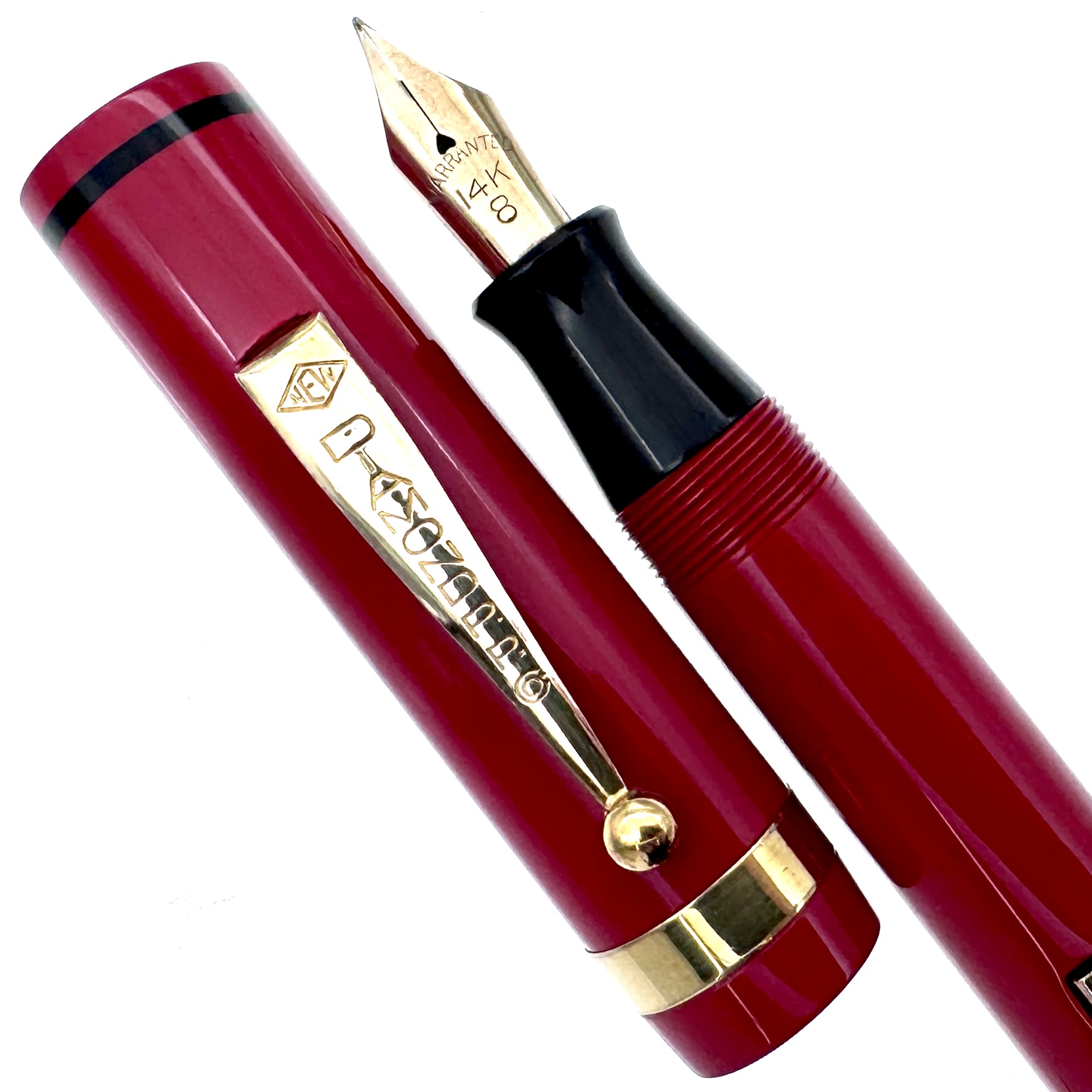 Diamond Point Pen Red-cap and nib close