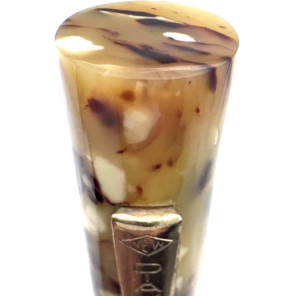 Diamond-Point-Pen-cap-close
