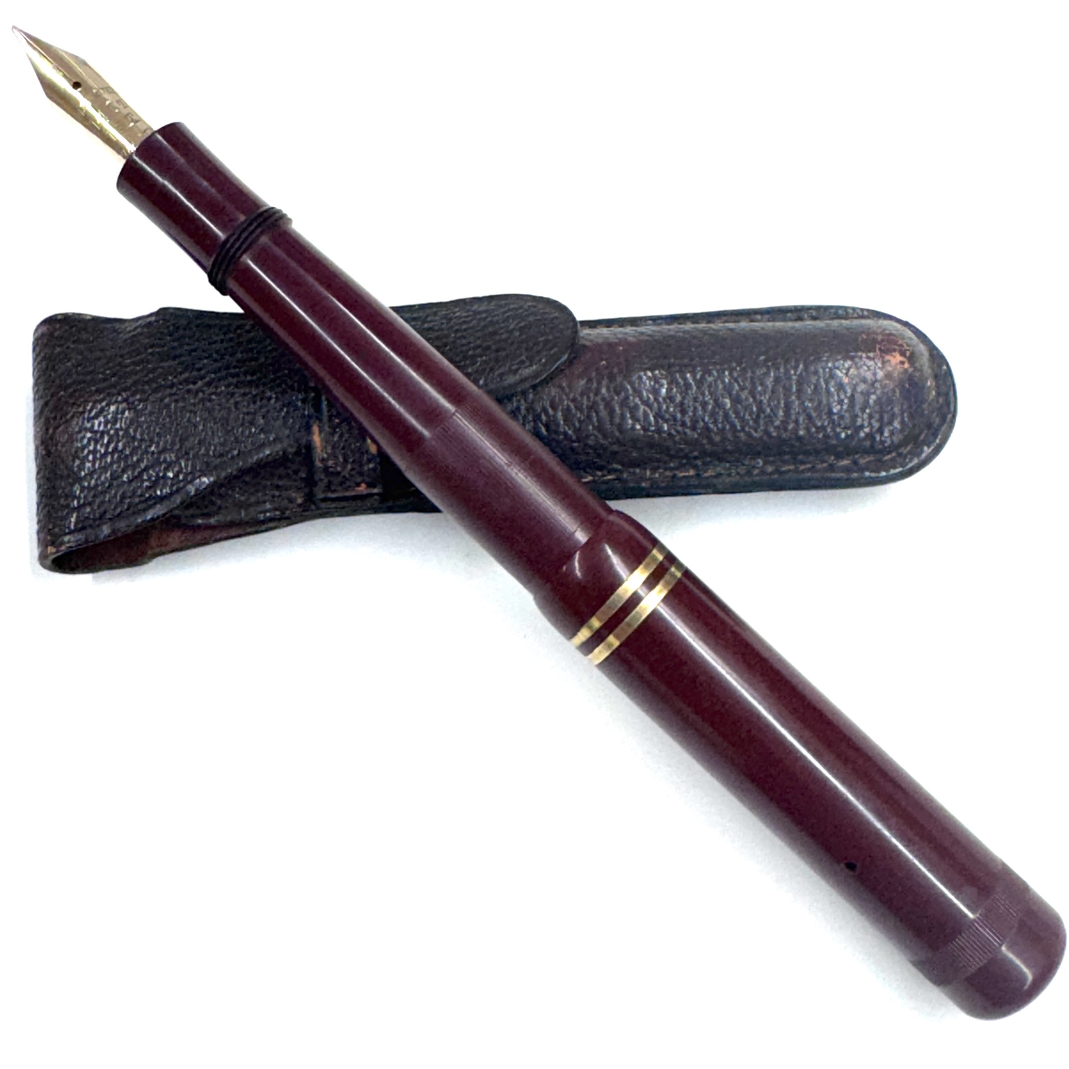 oesch-Mini-Fountain-Pen-pen-and-case