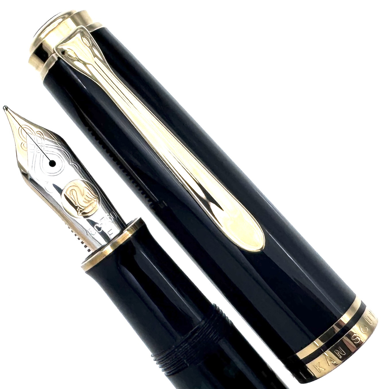 Pelikan-M1000-Souveran-Black-nib-and-cap-close