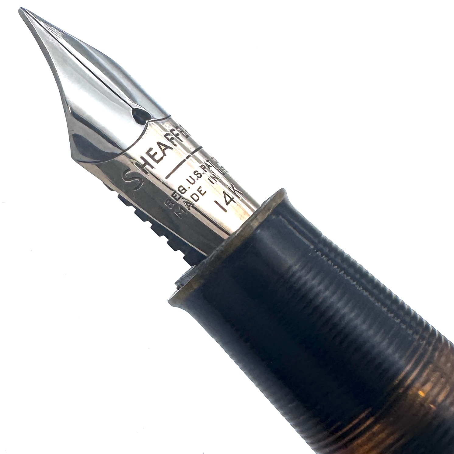 Sheaffers-Tuckaway-875-nib-close-up-2