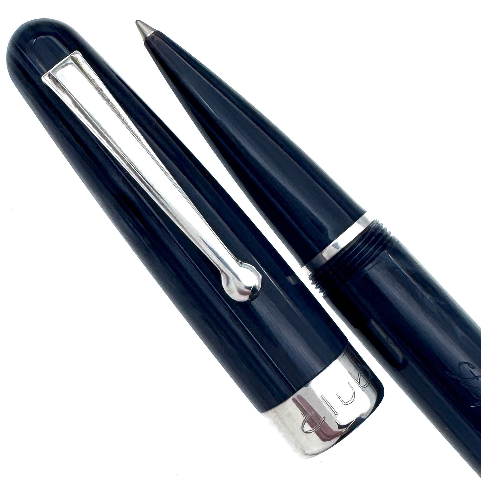 Stipula-Club-Roller-Ball-Pen-tip-and-cap-close